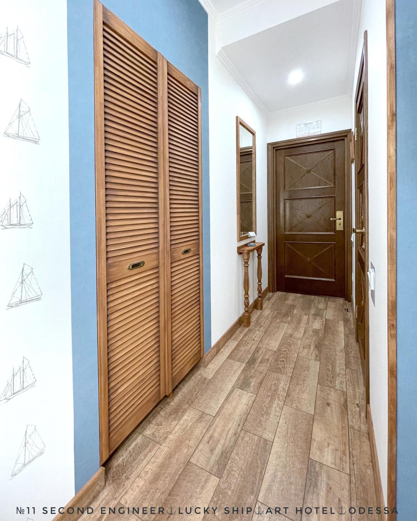 Lucky Ship Art Hotel أوديسا الغرفة الصورة
